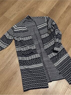 Simply Styled Navy & White Patterned Open-Front Cardigan